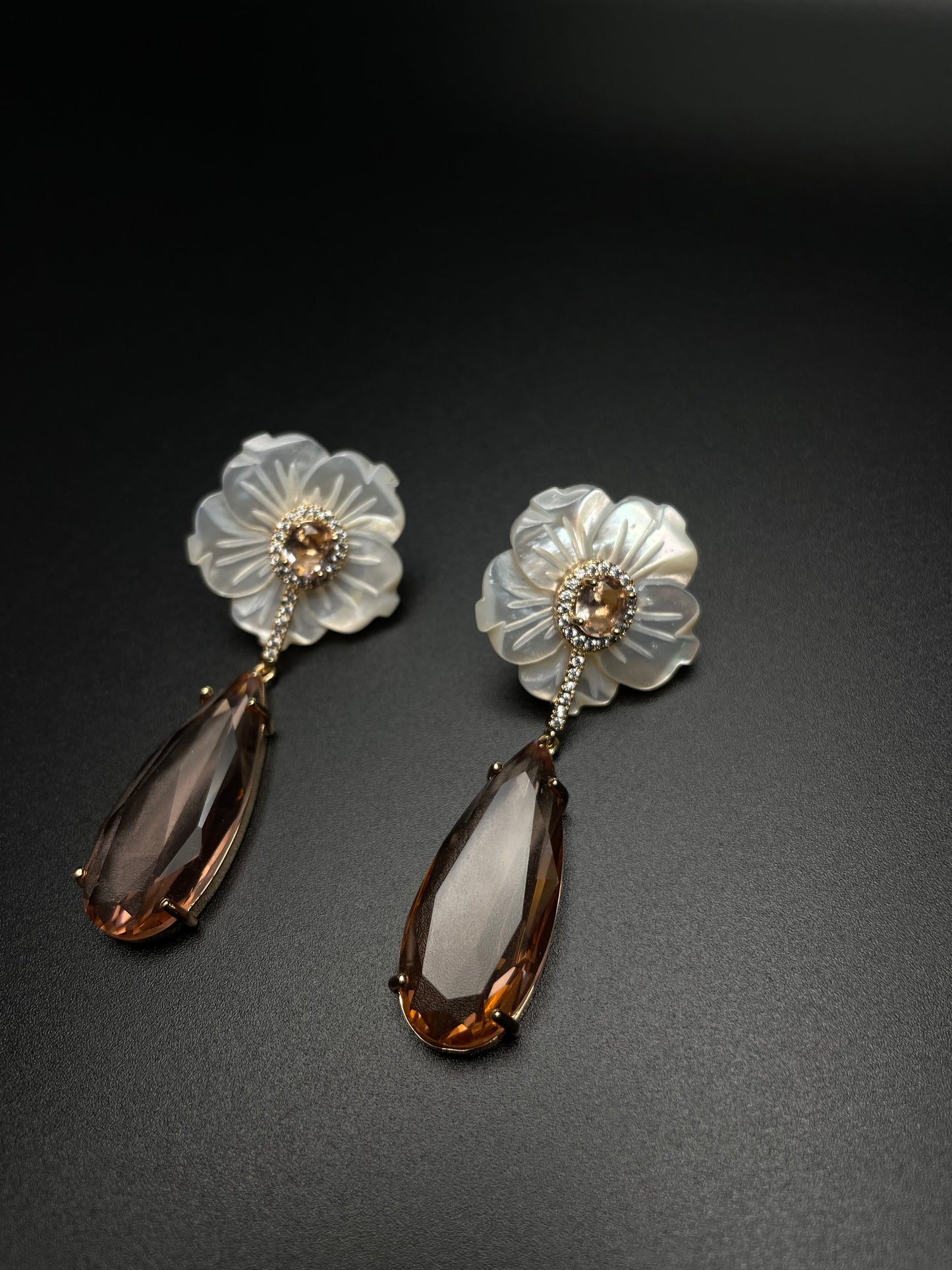 Peaches drop earrings