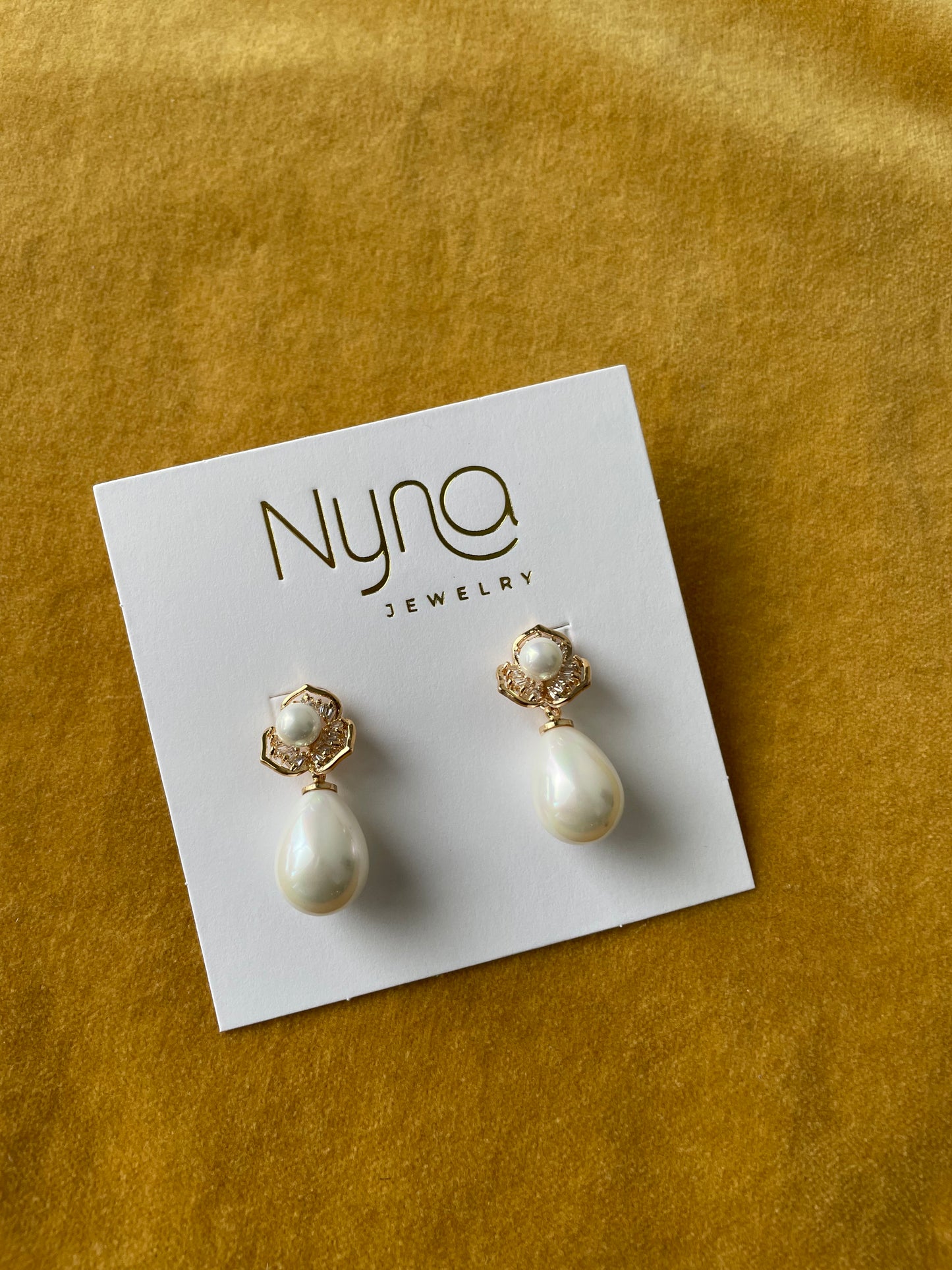 Mimi Pearl Earrings