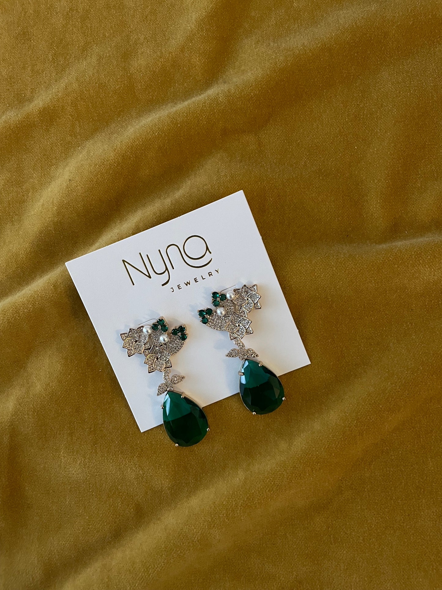 Chrysanthe drop earrings